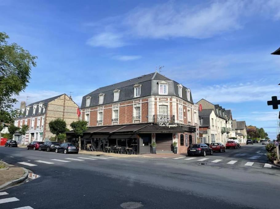 Le Cyrano, Deauville - App. T2 Proche De La Mer Esterno foto